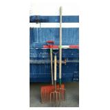 Tool lot, includes three prong pitch fork, four