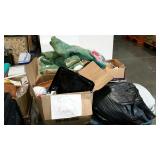 Skid lot - Cowboy boots, kids dishes & toys, Hulk