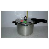 Presto pressure cooker with weight
