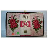 Towel gift set with rose design