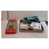 Box flat, includes lighting, lock de icer, and