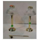 Group lot, includes two lamps