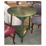 Table, British traditions Inc reproduction