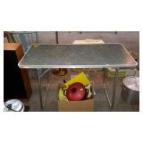 Folding table, 100lb limit 4ft
