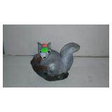 Lawn statue, is a squirrel