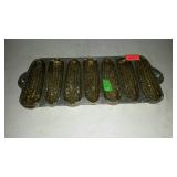 Cast iron Cornbread mold