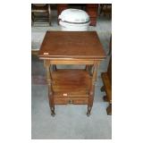 Single drawer wash stand, with cover, measures 18