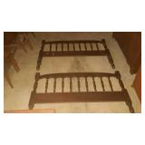 Bed - head & foot board with metal rails, 50"