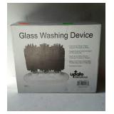 Glass washing device in box