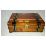 Cedar dresser box. 11"×8"×4".