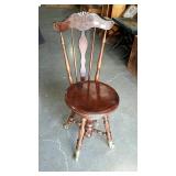Screw style organ stool with back. Claw and ball
