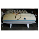 Sunquest tanning bed, is 220 powered