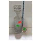 Lead crystal decanter with extra stopper
