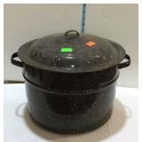 Enamel canner with lid - 14" diameter- no jar rack