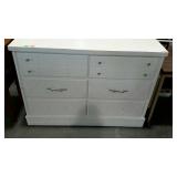 Soft wood 6 drawer dresser, measures 47 by 18 by