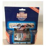 Mark Martin #6 Valvoline 1995 car 1:64 scale
