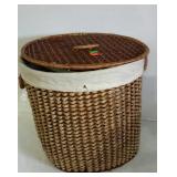 Oval wicker hamper with lining and lid - 20 x 15