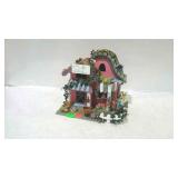 Birdhouse in shape of Momma