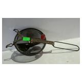 Vintage kitchen colander strainer, real neat and