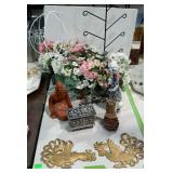 Home decor group, decor figures, ceramic cat,