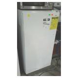 Magic Chef small upright freezer. 8.8 cuBic feet.
