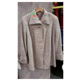 Vintage swing coat - size unknown, shoulders 17"