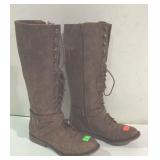 Lace up boots - size 8