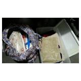 Material lot - One tote with lid, and one tote bag