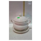 Ceramic soup terrain with under plate and ladle