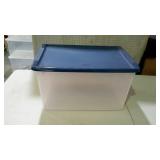 Tote with blue lid. 66 quart.