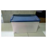 Tote with blue lid. 66 quart.
