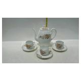 China Tea Set, having the nice floral decor tea