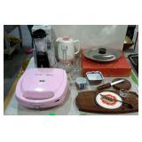 Kitchen wares, cupcake maker, blender, coffee