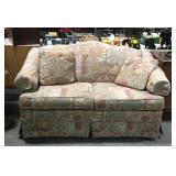 Broyhill lovesest, clean ready for use with pair