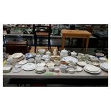 Collection if China Pieces, the table lot group
