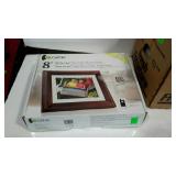 Three GiiNii 8" electronic picture frame, storage