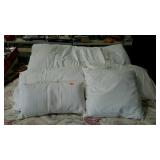 Bed Set, comforter queen size with 4 pillows of