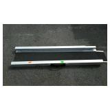 One extension aluminum ramp, has non skid paper