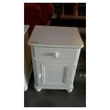 White single drawer night stand, with single