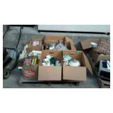 Skid lot - pots, pans, mugs, bakeware, cookbooks,