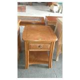 American Drew single drawer end table nice shape