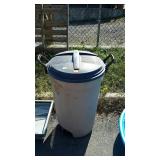 Rubber maid trash can