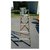 5 foot wooden step ladder