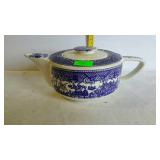 Teapot, Blue willow, pattern, Y mark on bottom,