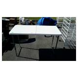 Four foot folding poll lifetime brand table