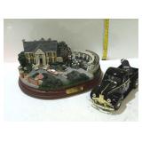 Elvis lot- Hawthorne Village "Graceland" sculpture