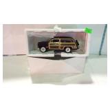 Action die-cast - 1949 Ford Woody Wagon 1/24 scale