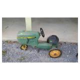 John Deere pedal tractor, does show useware