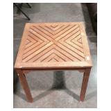 Patio end table - 22 x 22 x 22, code - IL