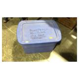 Tote with lid - Sterilite 73 qt/